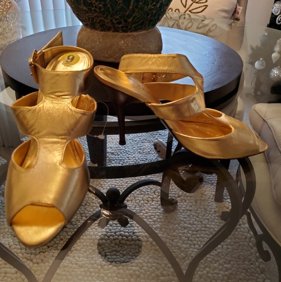 Gold Sandals - Picture 2 of 7